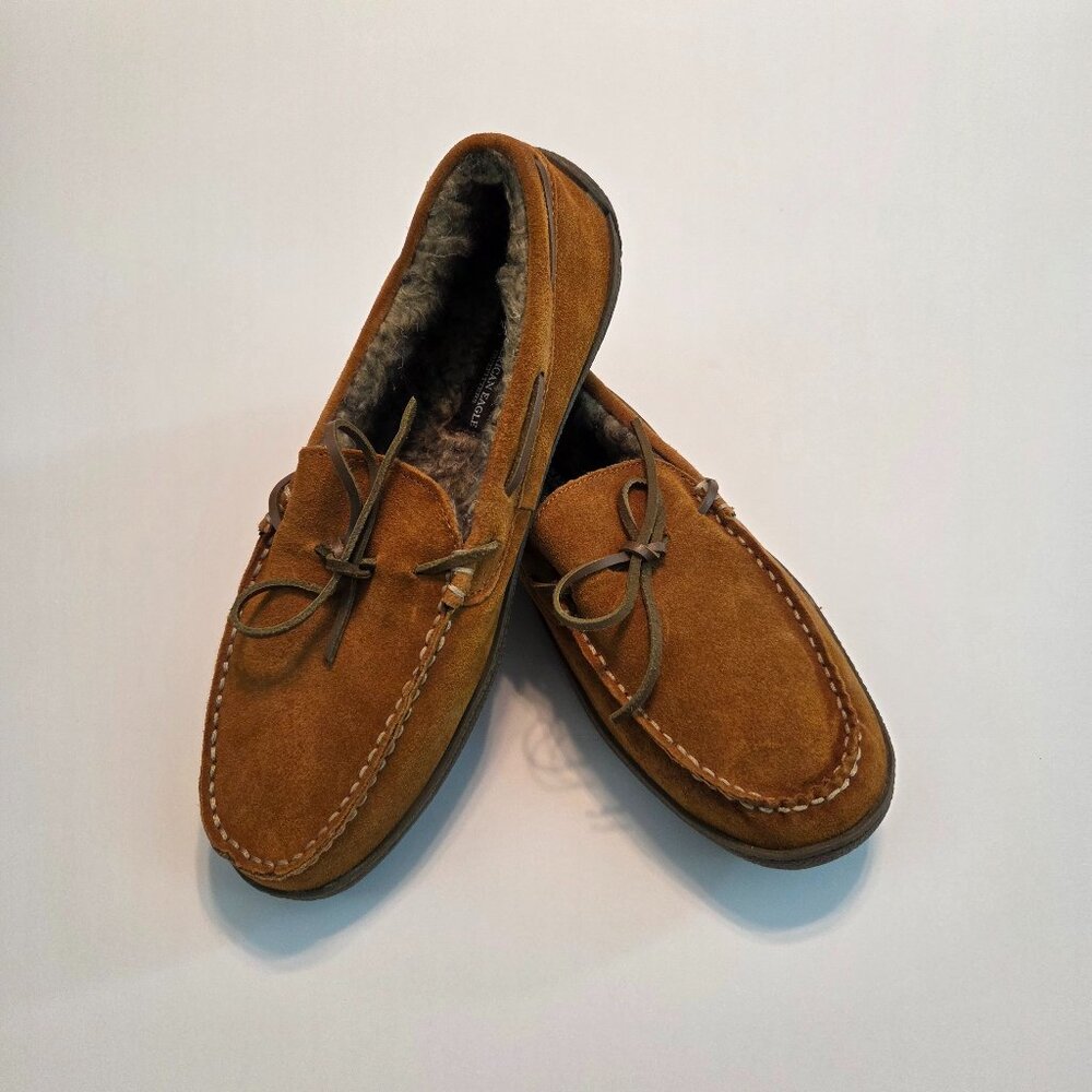 American Eagle Men's Classic Tan Suede Moccasin Slippers, Size 9, Never Worn